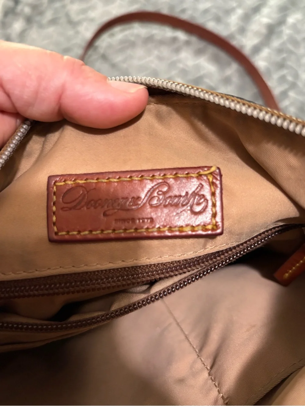 Dooney & Bourke slim navy